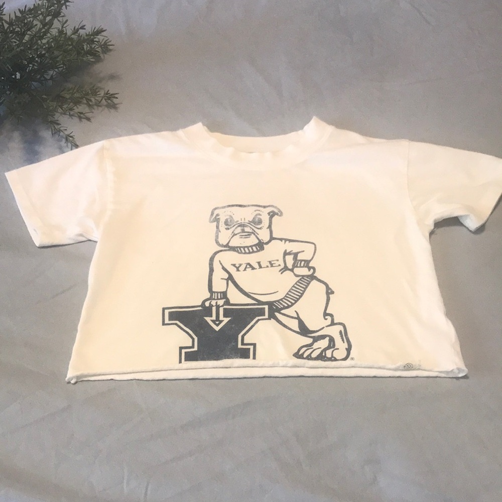 Yale white bulldog graphic T-shirt S 7/8 womens crop tee college
